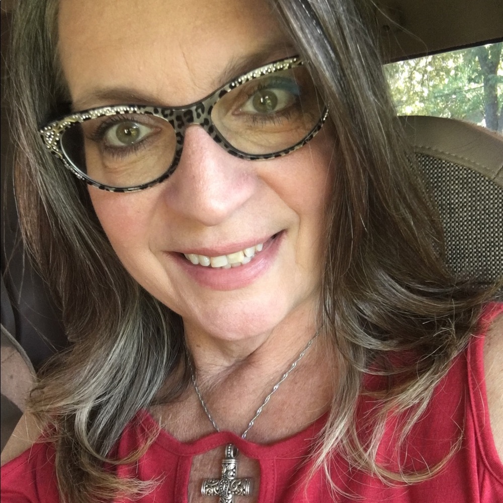 Meet your Posher, Deborah